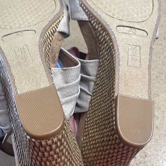 A2 AEROSOLES "May Plush" in Tan Canvas w Woven Grass Wrapped Wedge Heel Sandals - Picture 9 of 10